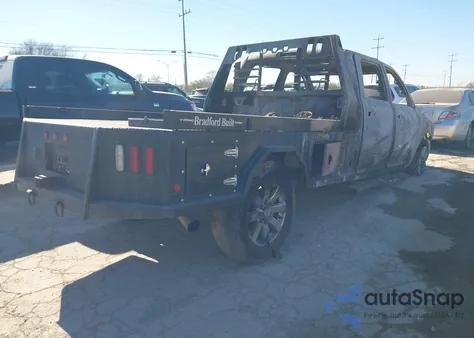 2018 Ram 2500 Tradesman 4X4 8' Box from USA, damaged, VIN 3C6UR5HL7JG403433